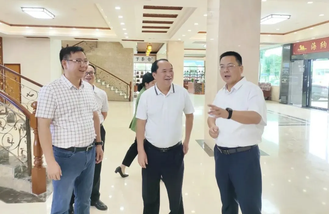 梧州市委常委、宣傳部部長(cháng)黃恩一行蒞臨集團調研指導